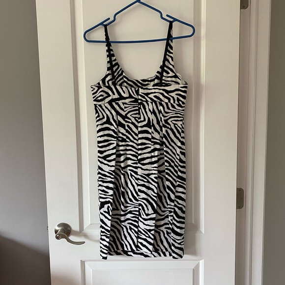 Zebra print dress size M - Picture 3 of 4